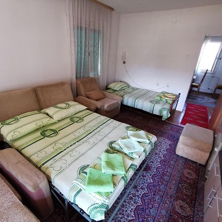Apartments Domacinstvo Nikolic Valjevo Esterno foto