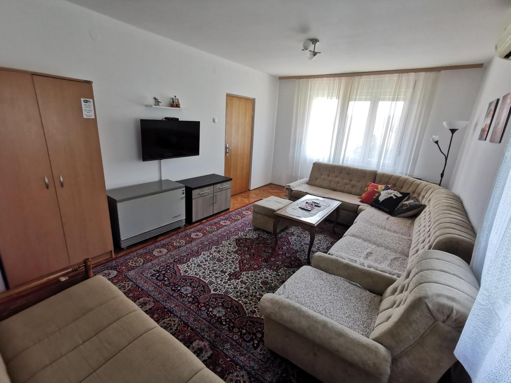 Apartments Domacinstvo Nikolic Valjevo Esterno foto