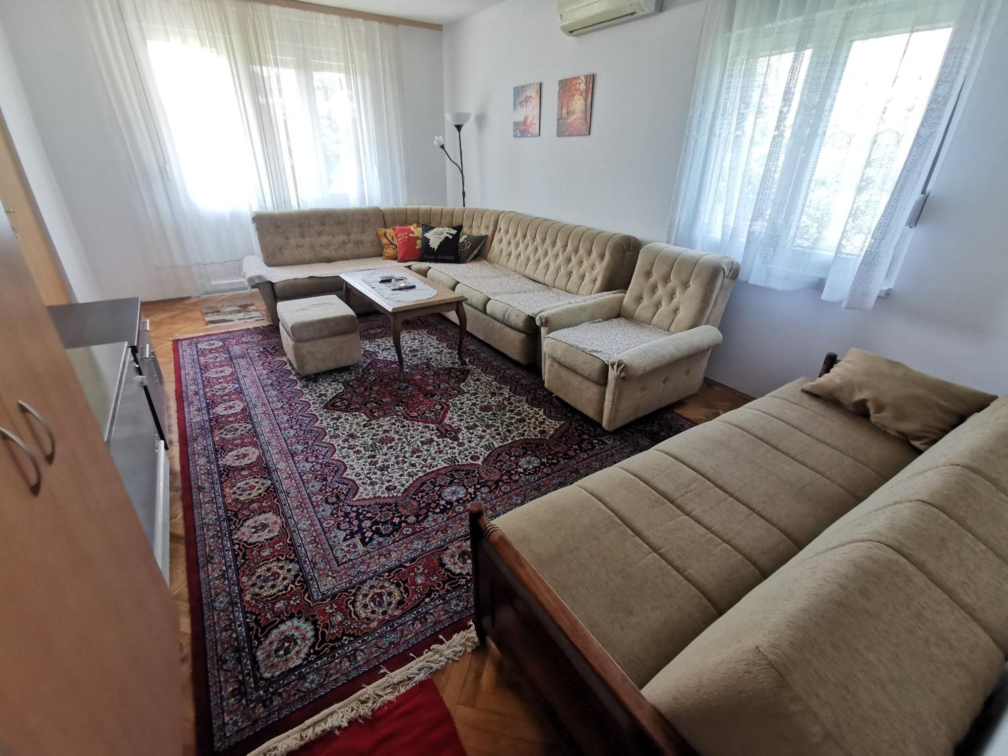 Apartments Domacinstvo Nikolic Valjevo Esterno foto