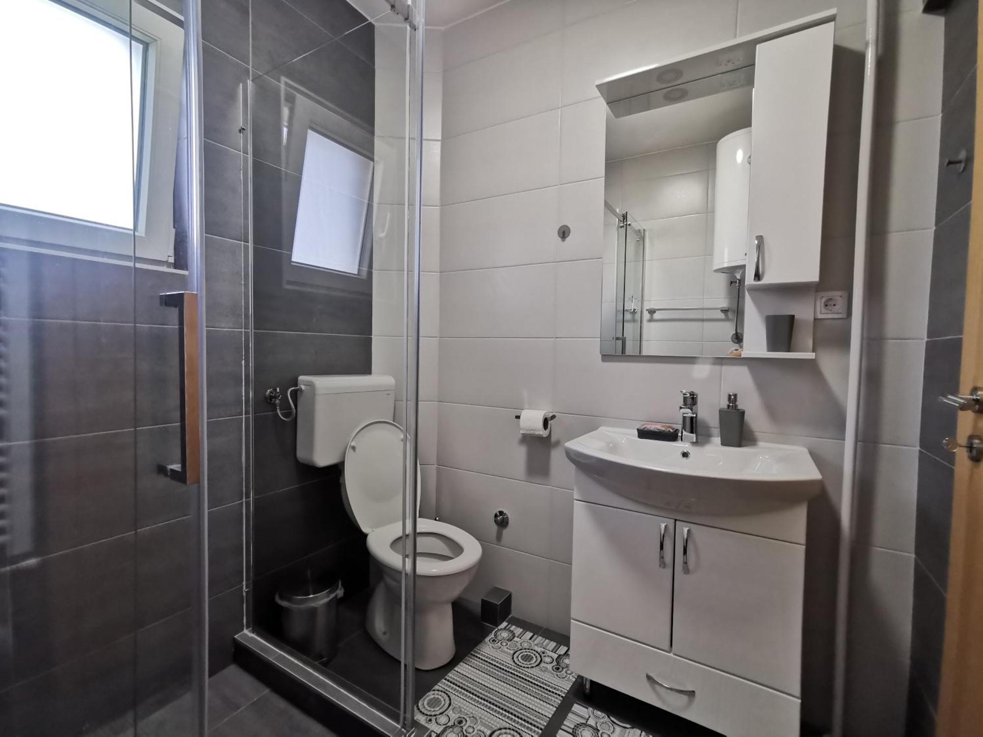 Apartments Domacinstvo Nikolic Valjevo Esterno foto