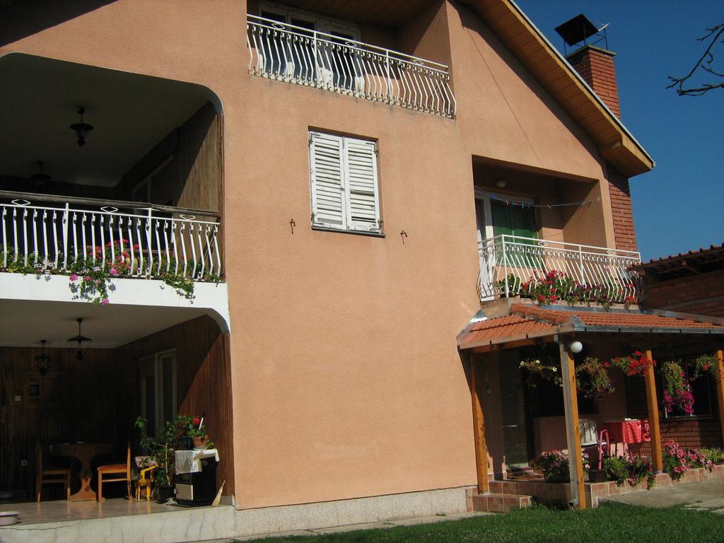 Apartments Domacinstvo Nikolic Valjevo Esterno foto