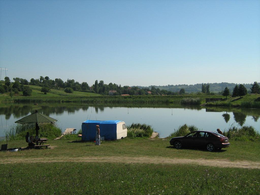 Apartments Domacinstvo Nikolic Valjevo Esterno foto
