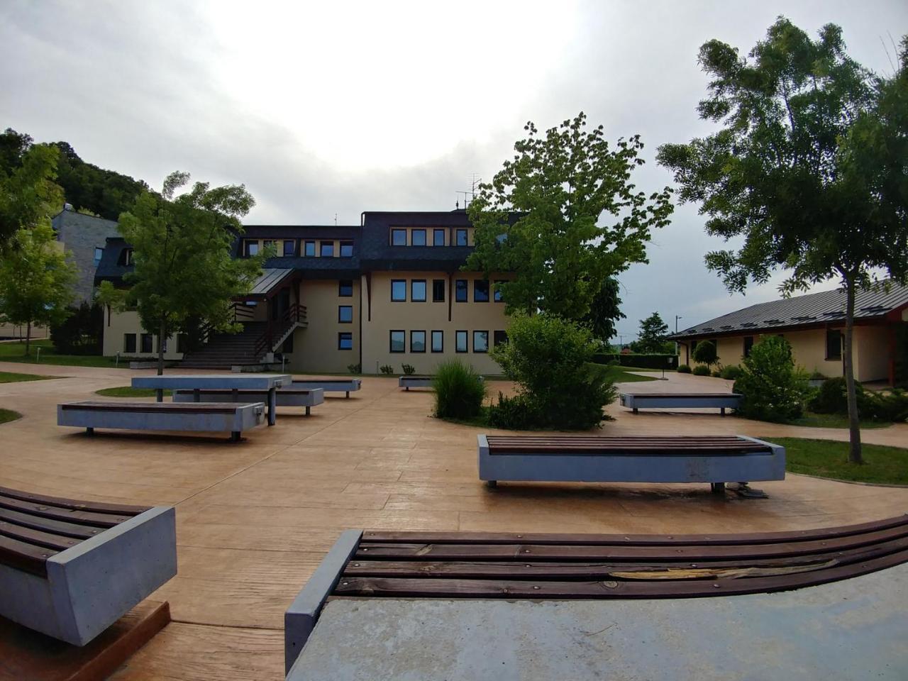 Apartments Domacinstvo Nikolic Valjevo Esterno foto